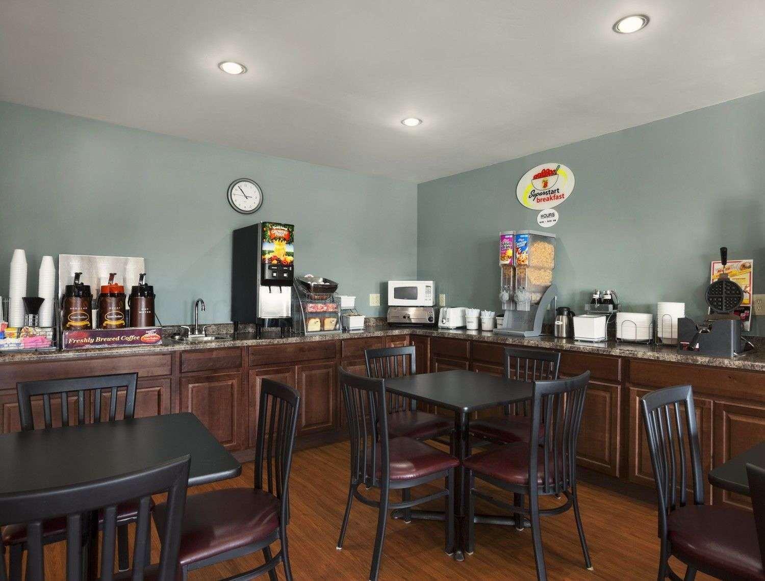 Super 8 By Wyndham Council Bluffs Ia Omaha Ne Area Motel Ngoại thất bức ảnh