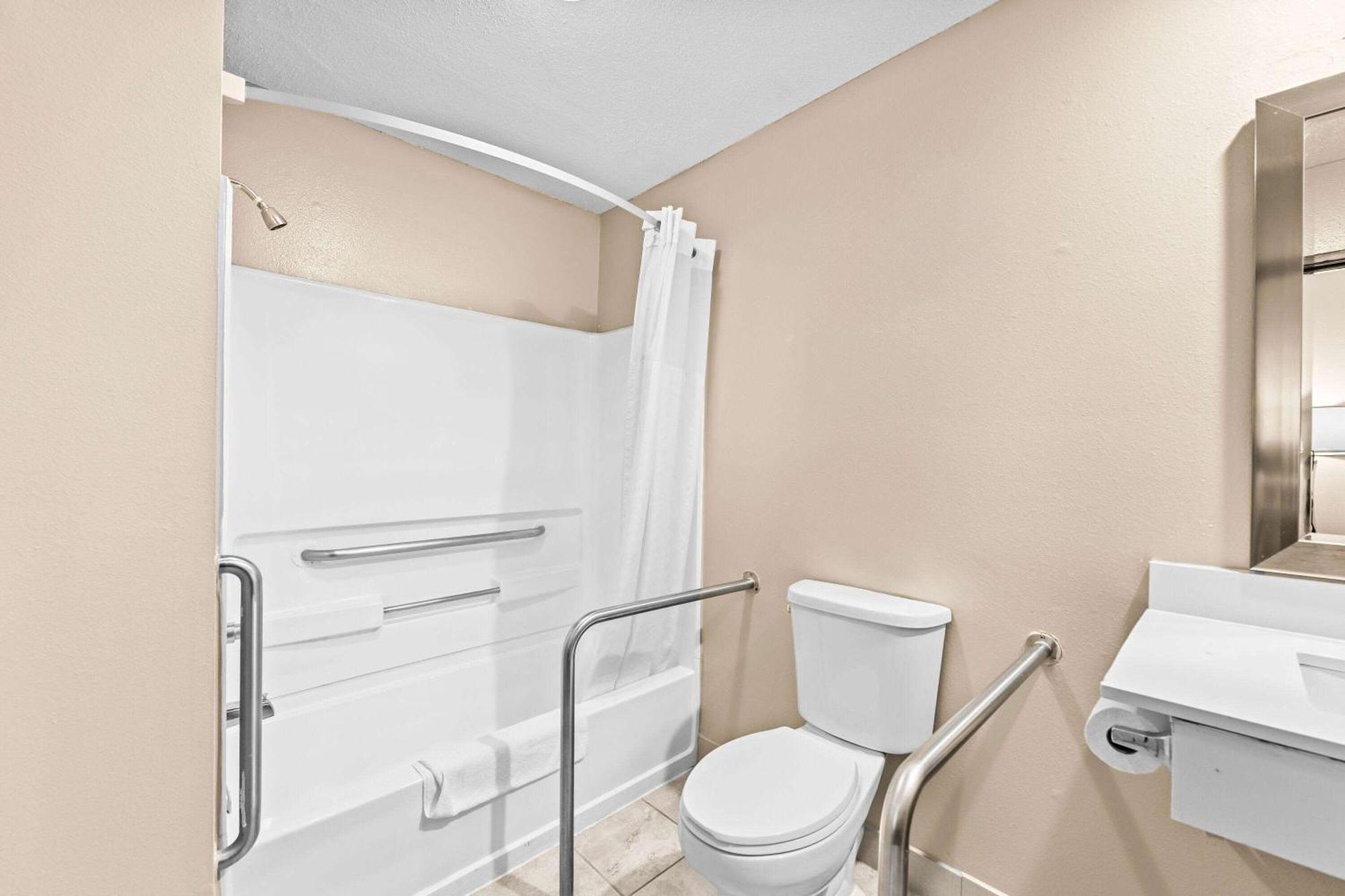 Super 8 By Wyndham Council Bluffs Ia Omaha Ne Area Motel Ngoại thất bức ảnh