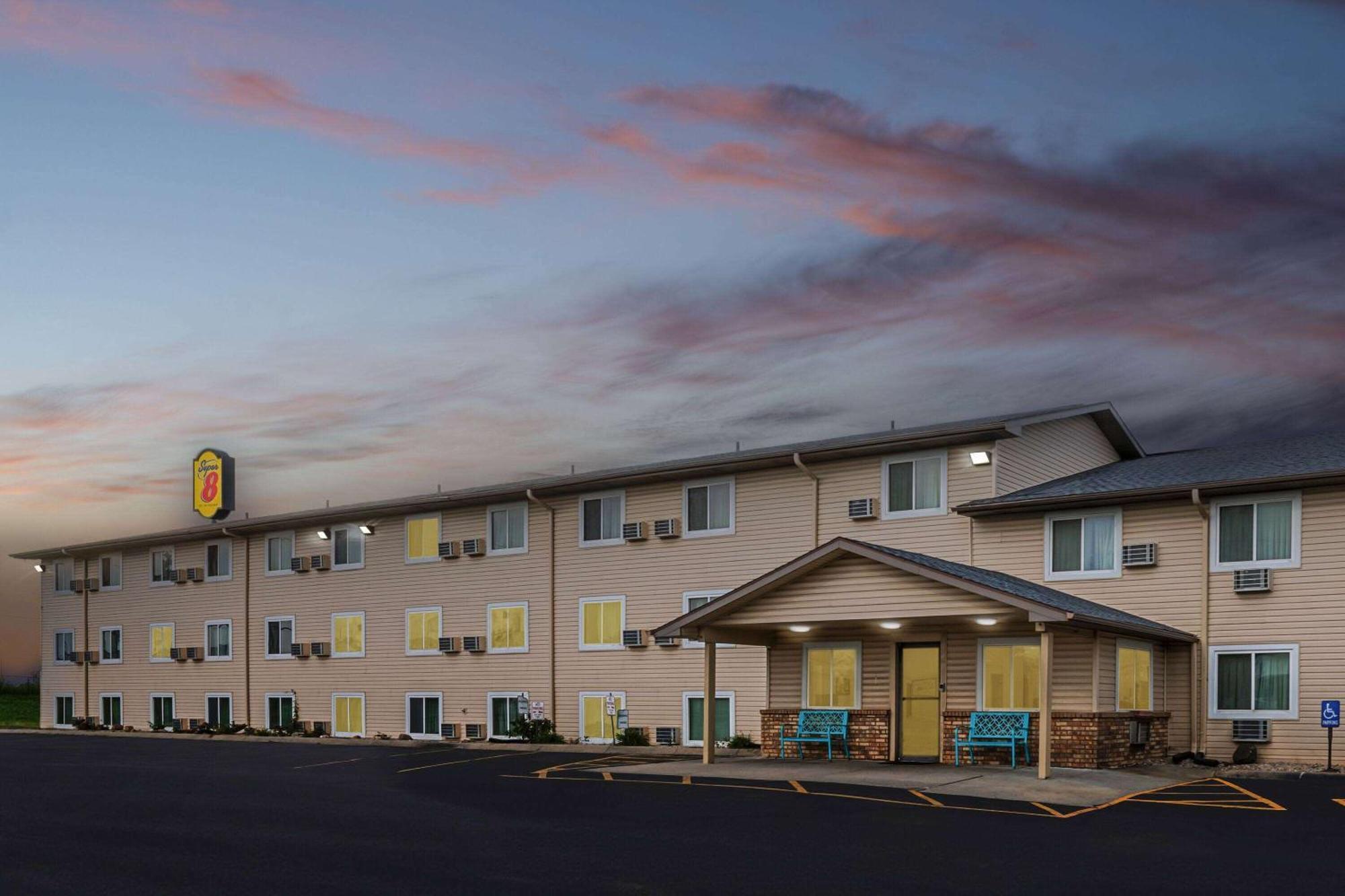 Super 8 By Wyndham Council Bluffs Ia Omaha Ne Area Motel Ngoại thất bức ảnh