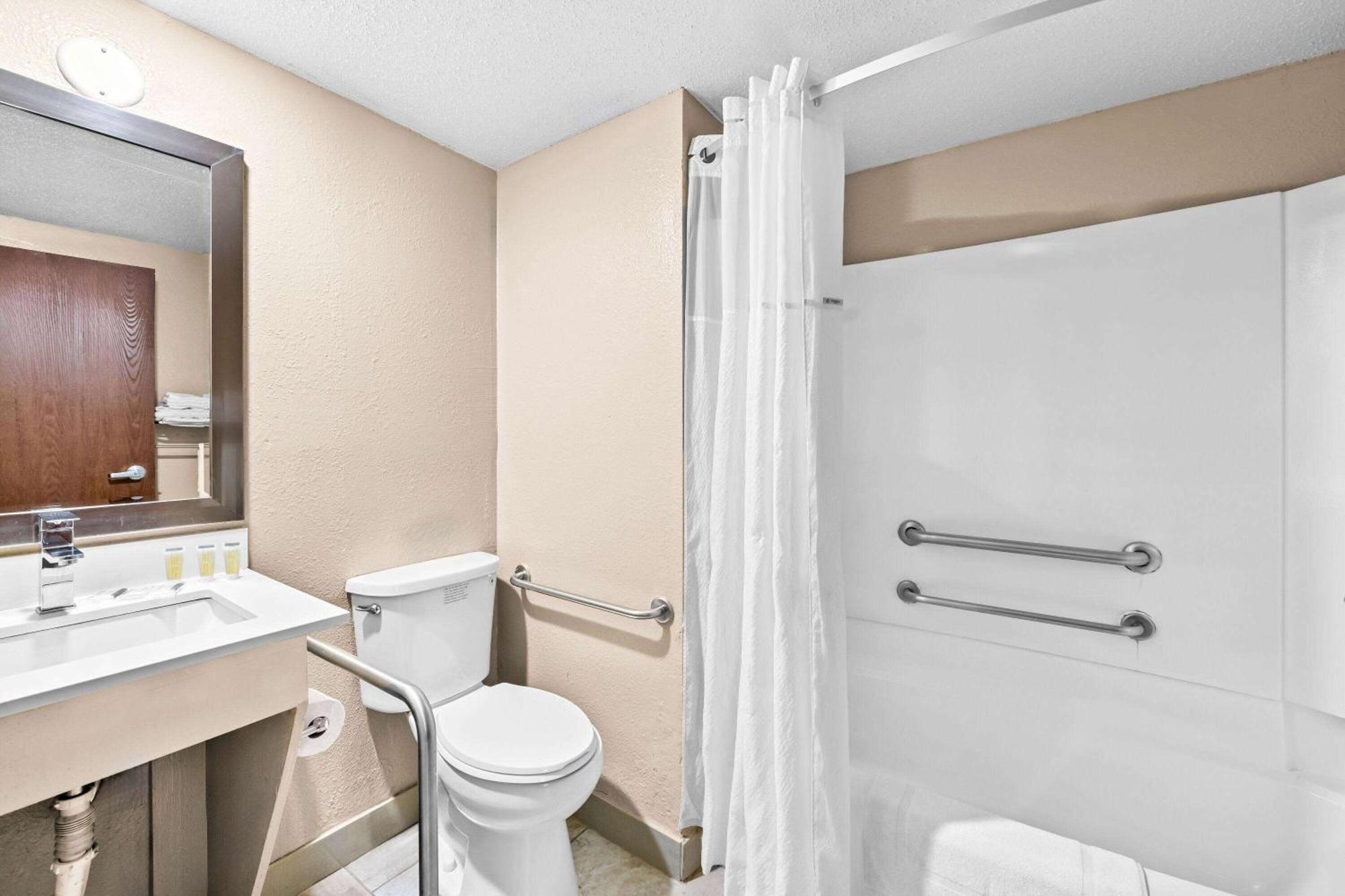 Super 8 By Wyndham Council Bluffs Ia Omaha Ne Area Motel Ngoại thất bức ảnh